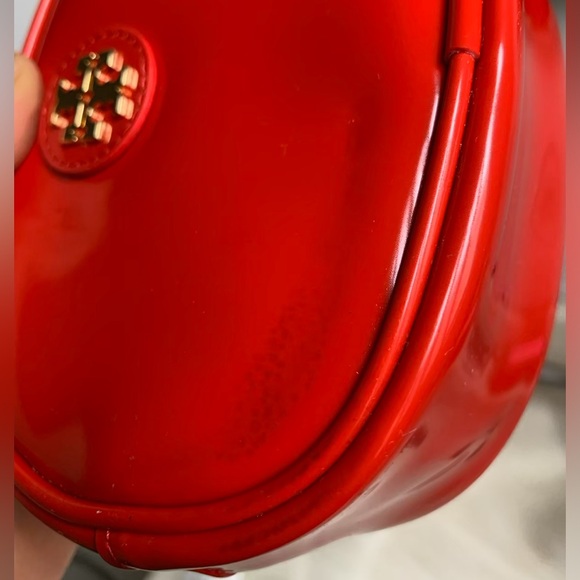 Tory Burch Small “Patent” Cosmetic Case - Picture 4 of 4